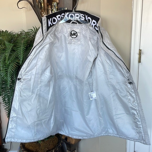 Brand New Michael Kors Opal Gray Quilted Stitch Logo Neck Zippered Jacket Coat - Picture 9 of 15